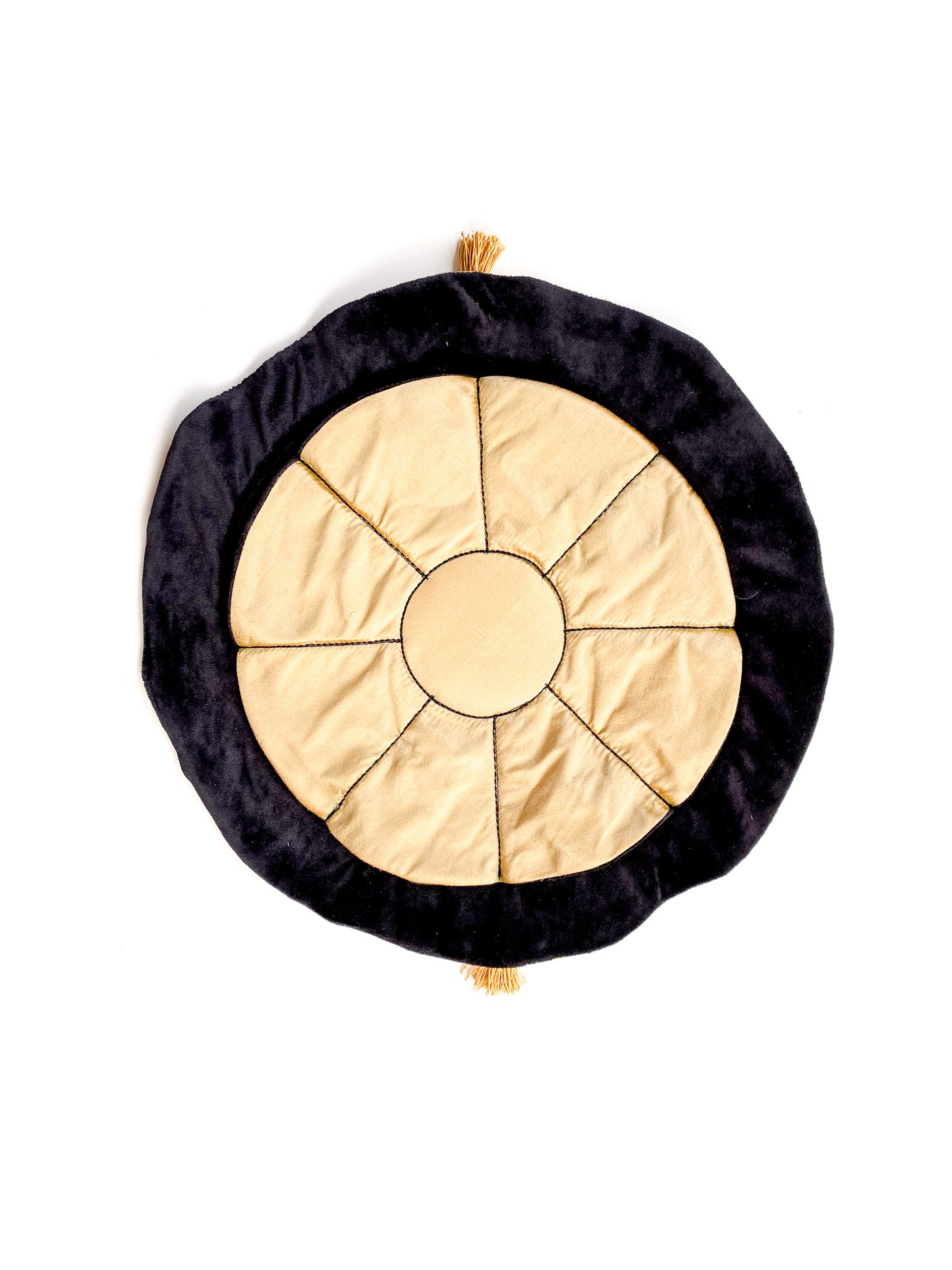 Explore the functionality of the Sacred Geometry Crystal Bag. Featuring a view of the other side with velvet-lined pockets, providing secure protection for your sacred objects. Crafted with tourmaline, gold, and Metatron Cube for a unique masterpiece in your spiritual practice