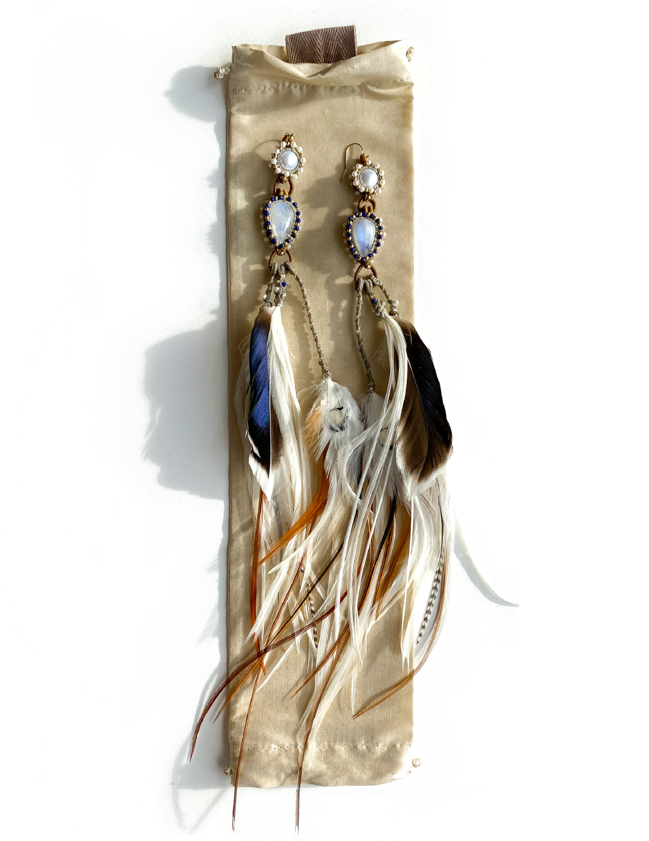 MOON KEY FEATHER EARRINGS